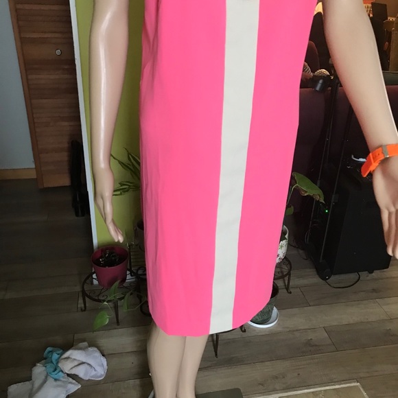 Dresses - Picture 3 of 3